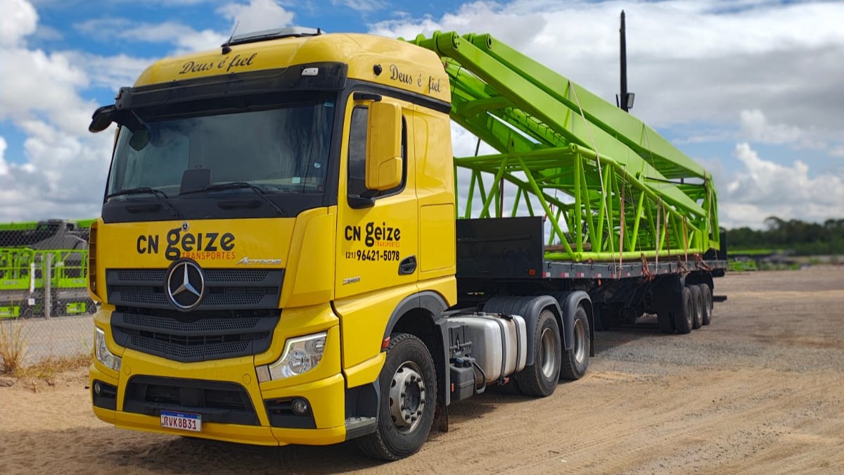 Geize Transportes recebe novo guindaste de 600 toneladas e reforça sua liderança no Rio de Janeiro