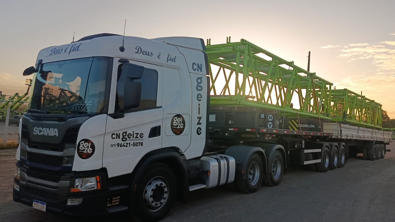 Geize Transportes recebe novo guindaste de 600 toneladas e reforça sua liderança no Rio de Janeiro