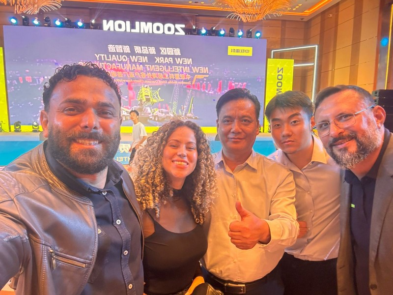 Geize Transportes Visita a Zoomlion na China e Assina Contrato de Guindaste de 700 Toneladas